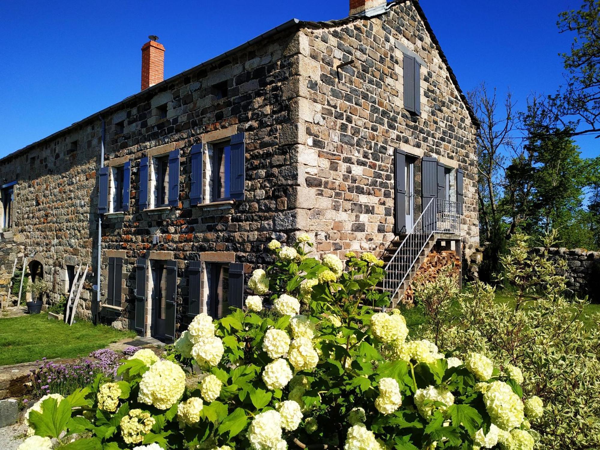 Bed and Breakfast La Ferme De Madelonnet Saint-Jeures Экстерьер фото